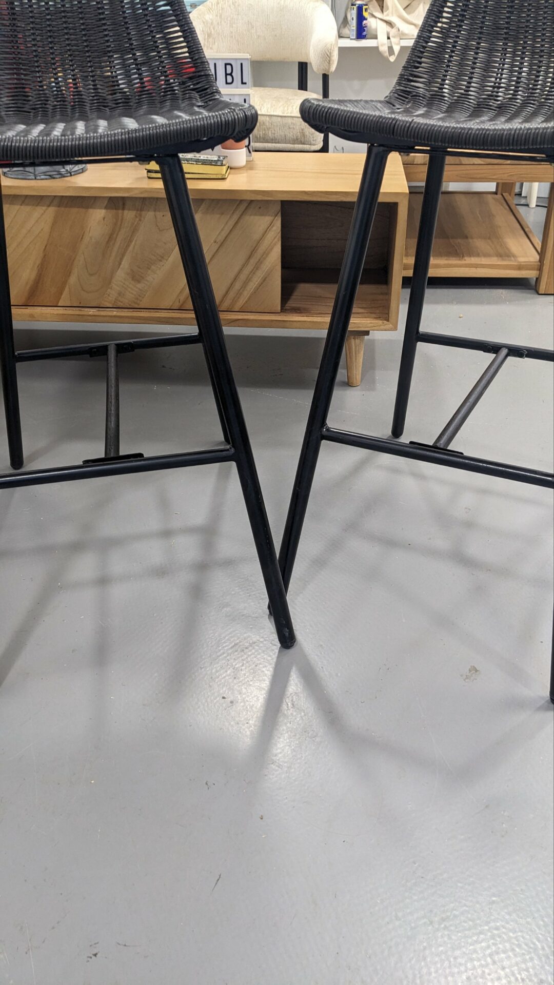 Paire de Chaises hautes tressées – Image 3