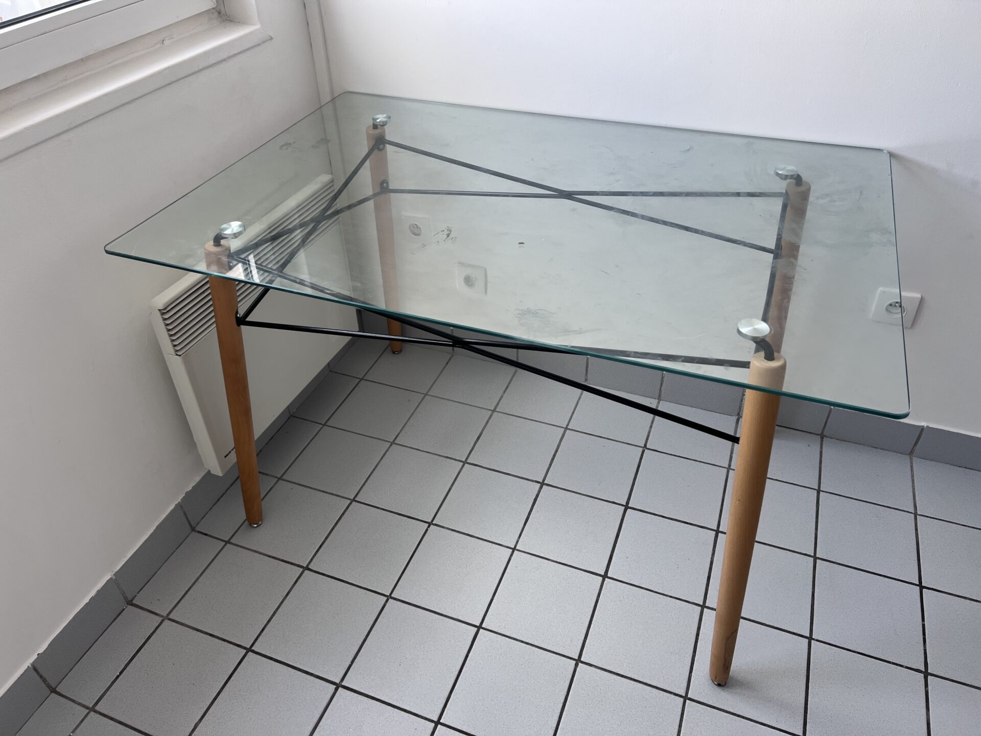 Table de salle à manger en verre Fred – Image 3