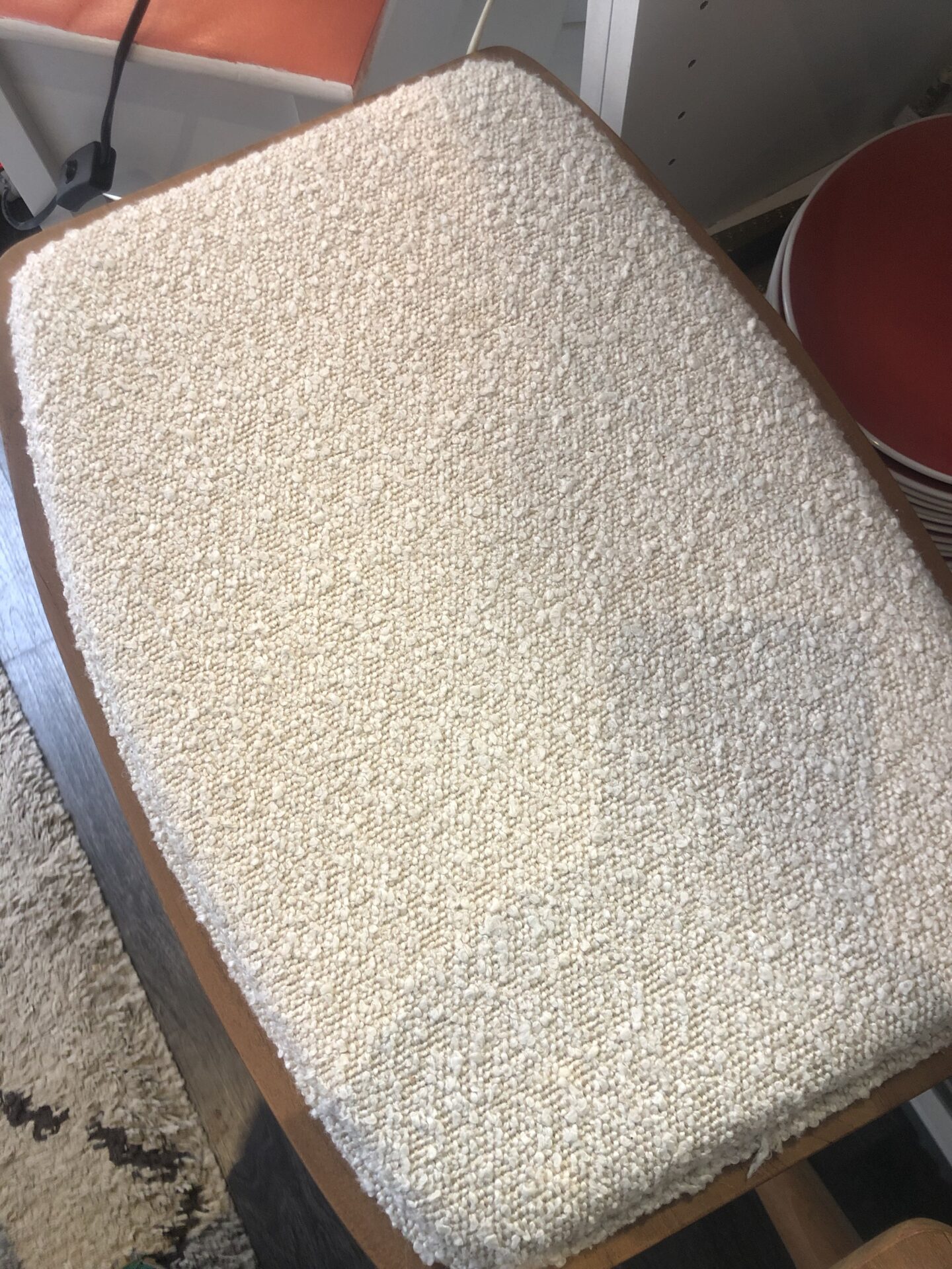 2 tabourets de bar en teck et tissu bouclette AMBRE – Image 6