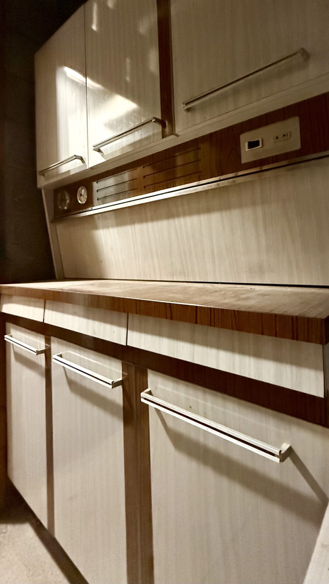 Bahut de Cuisine Formica électrifiée années 60 – Image 5