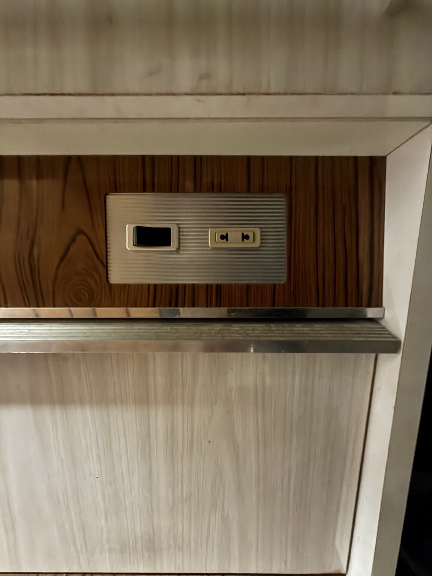 Bahut de Cuisine Formica électrifiée années 60 – Image 6