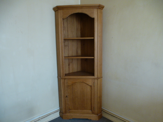 Buffet haut d'angle en sapin – Image 2
