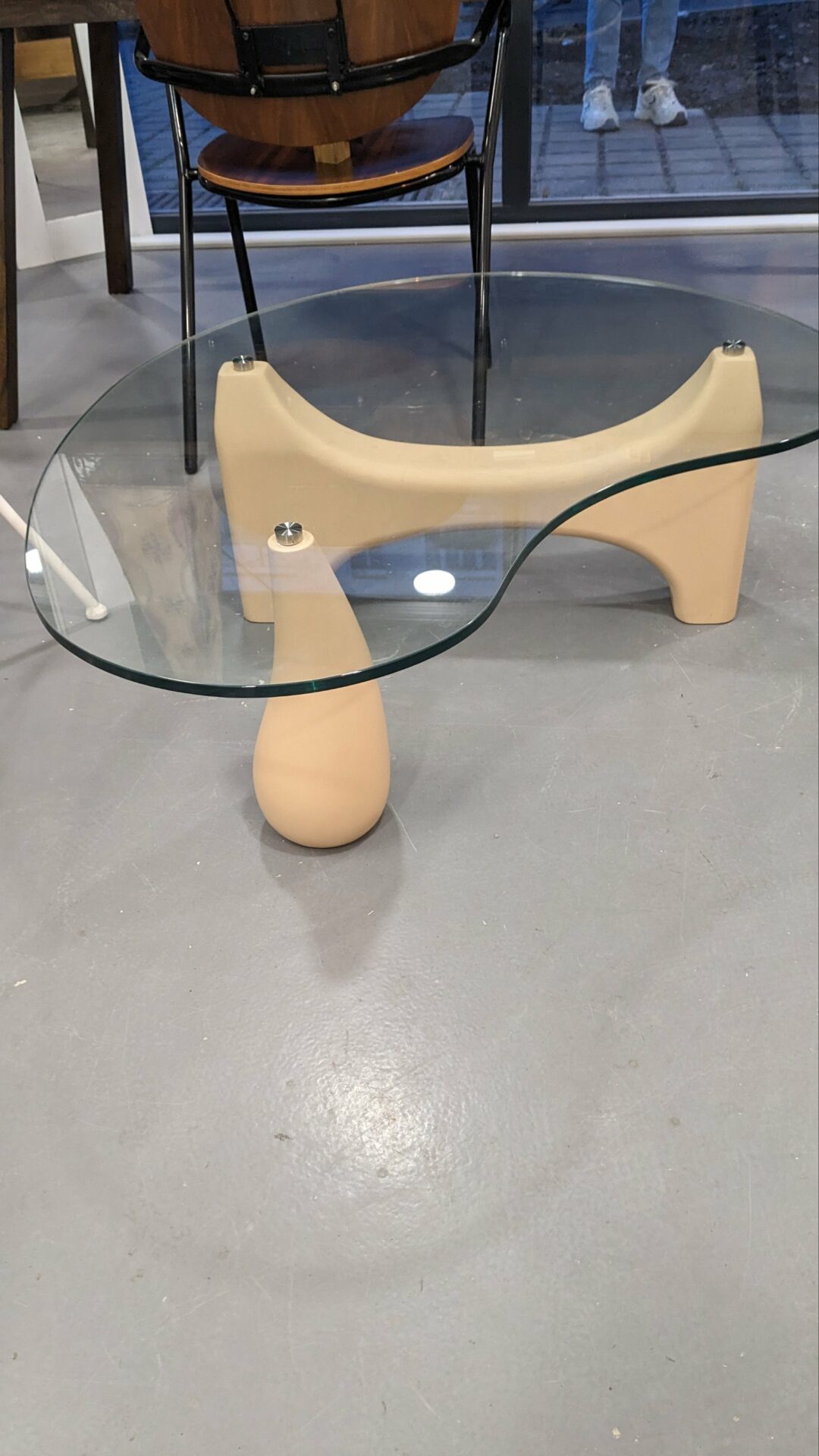Table basse haricot ORWELL bois beige – Image 6