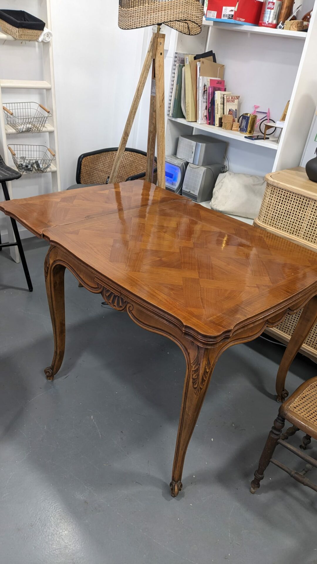 Table en marqueterie extensible – Image 4