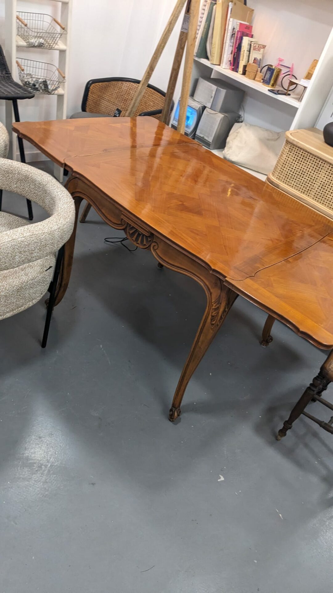 Table en marqueterie extensible – Image 3