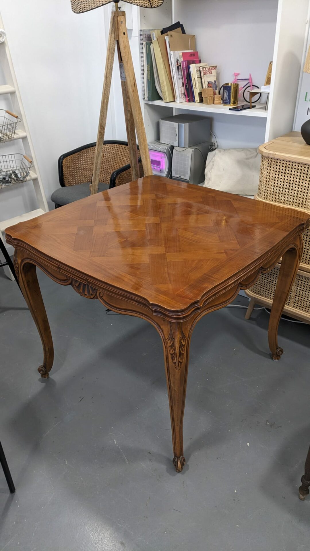 Table en marqueterie extensible – Image 2