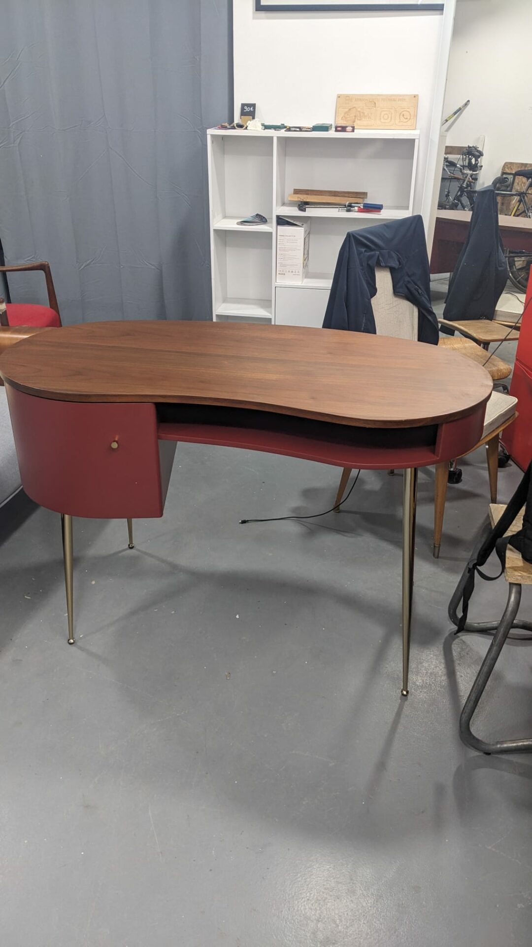 Bureau vintage haricot – Image 5