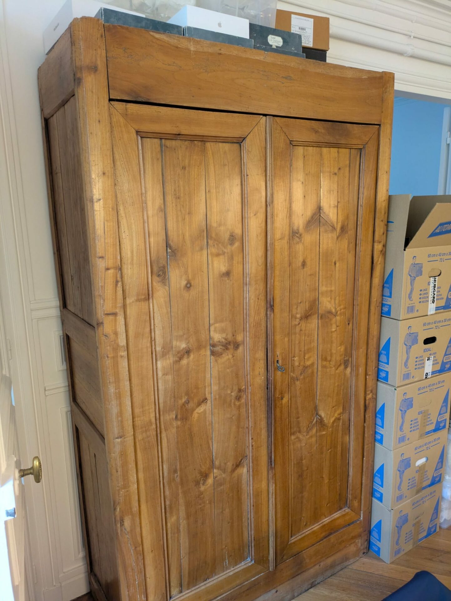 Grande armoire en bois – Image 2
