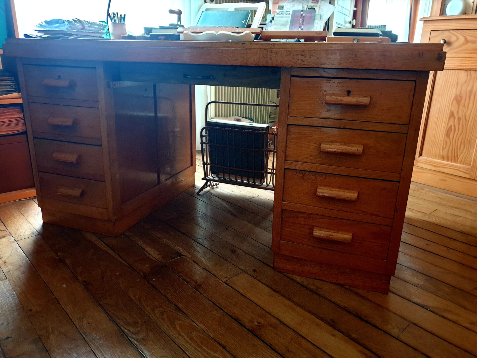Bureau en chêne verni – Image 2