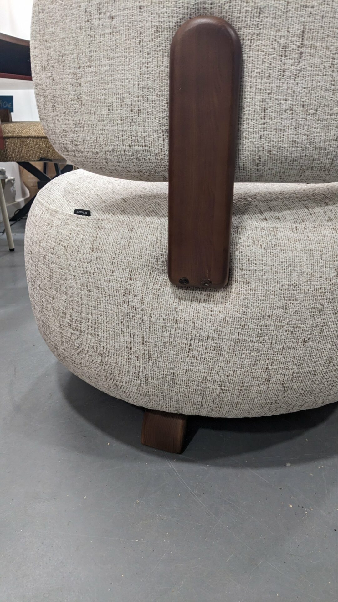 Fauteuil Platon noyer et tissu chiné – Image 6