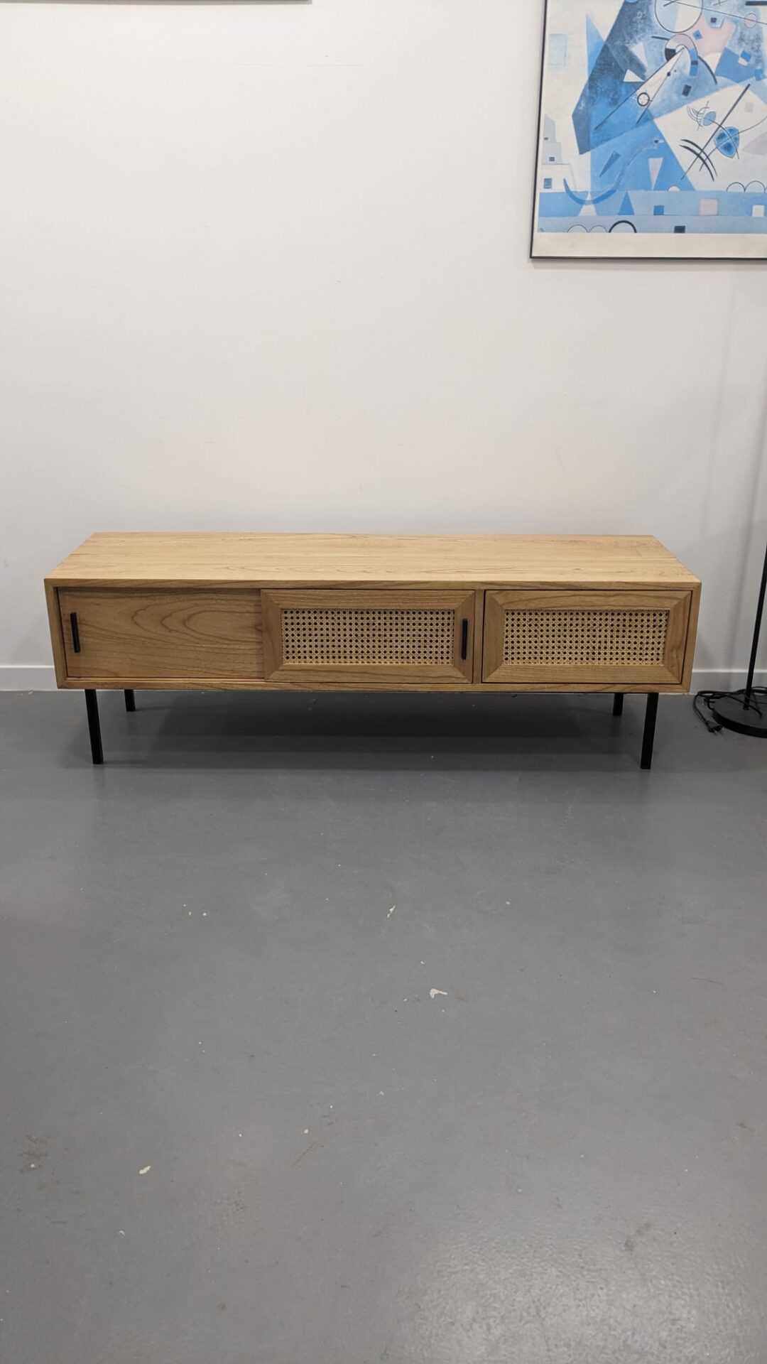 Meuble TV en mindi massif et cannage 140 cm – Image 2