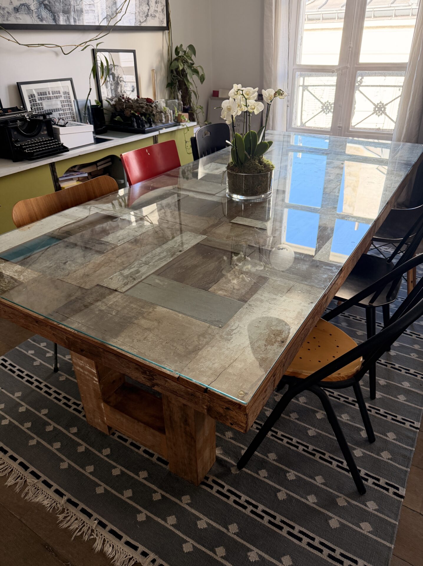 Grande table de salle à manger bois et verre – Image 4