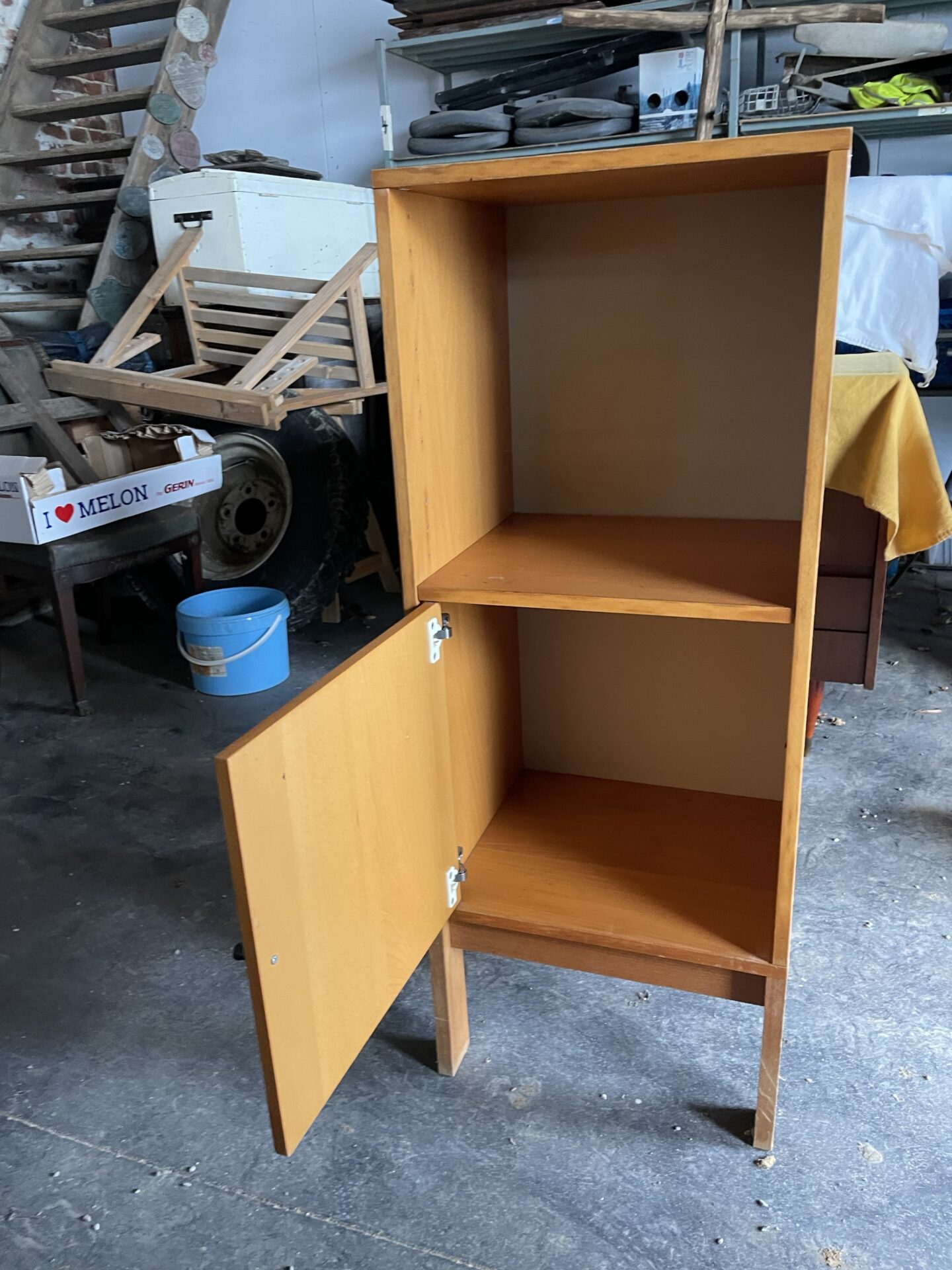 Colonne de rangement bois blond vintage – Image 5