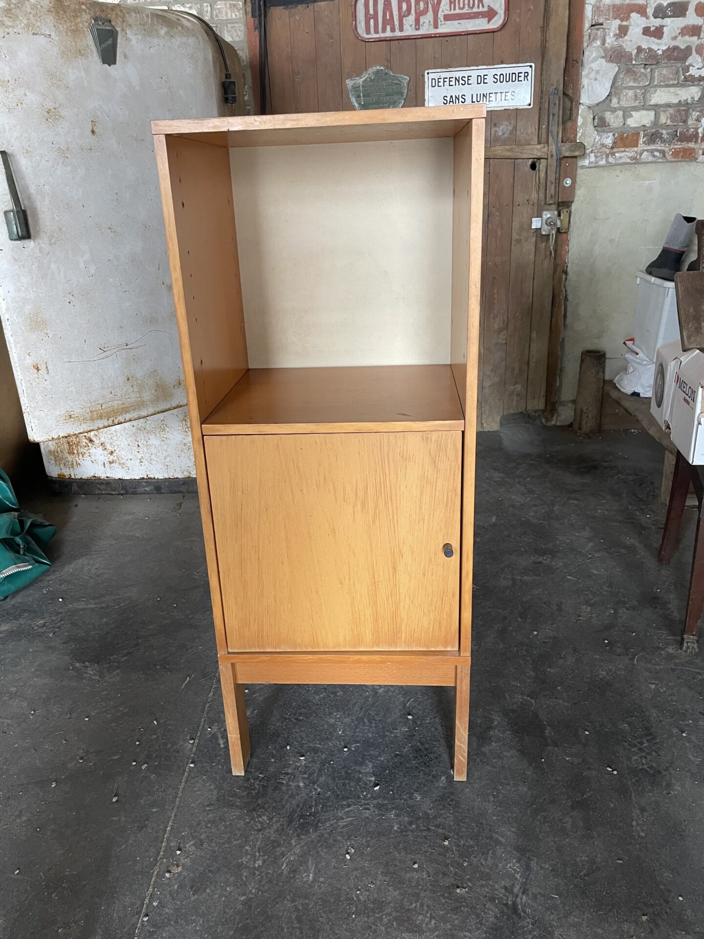Colonne de rangement bois blond vintage – Image 11