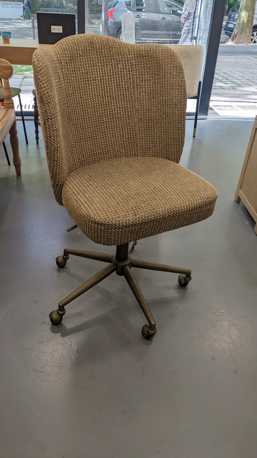 Chaise de bureau rotative AERO – Image 2