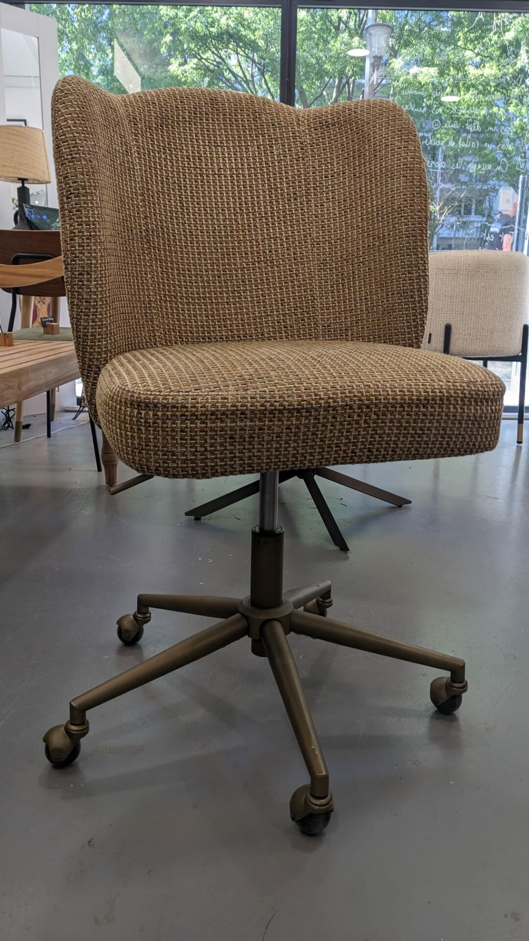 Chaise de bureau rotative AERO – Image 3
