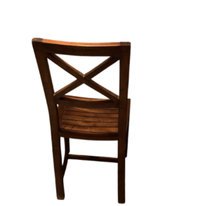 2 chaises en bois