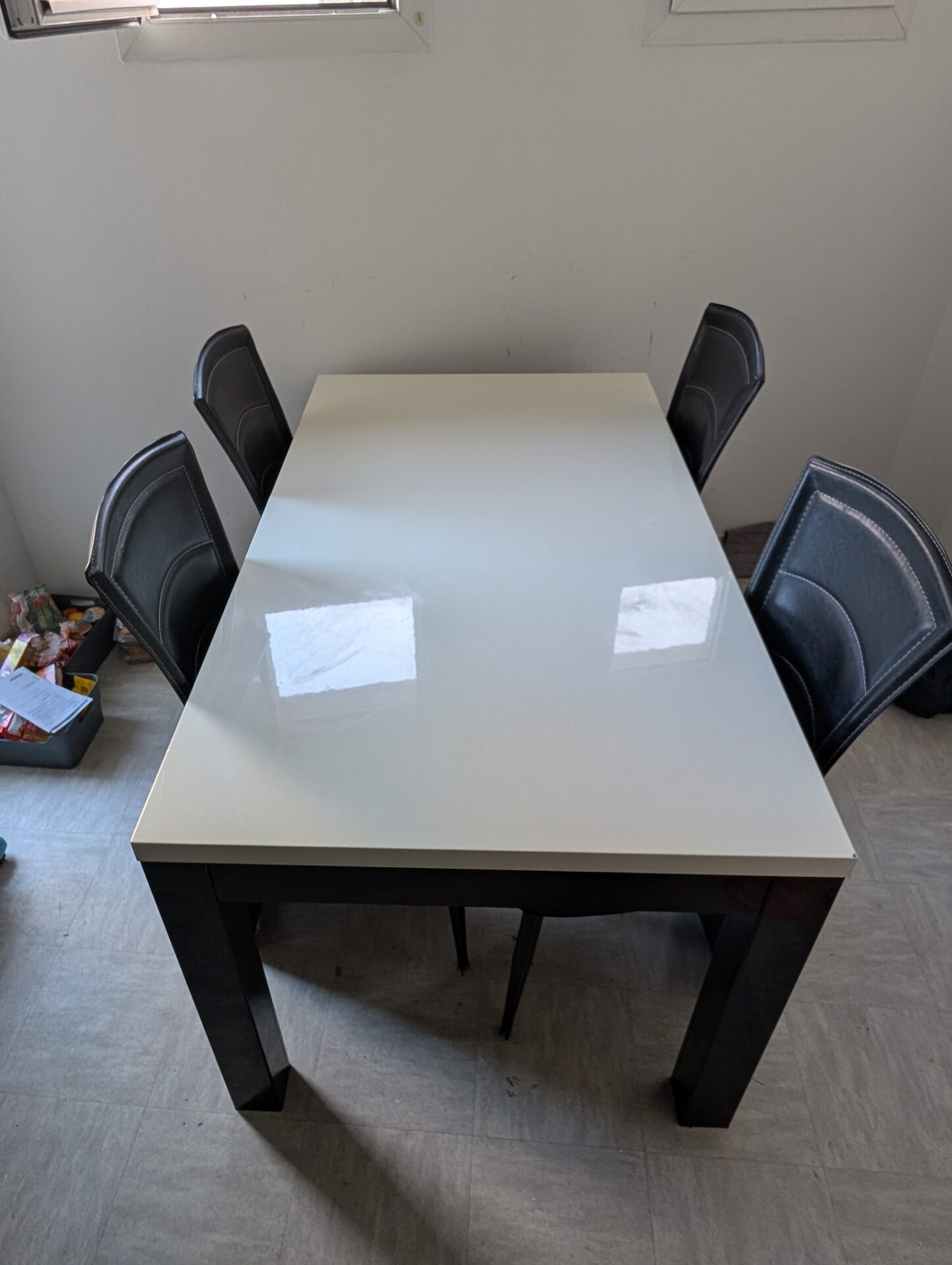 Table à manger 6 personnes + 5 chaises – Image 2