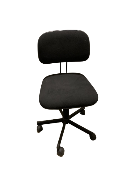 Chaise de bureau noire à roulettes