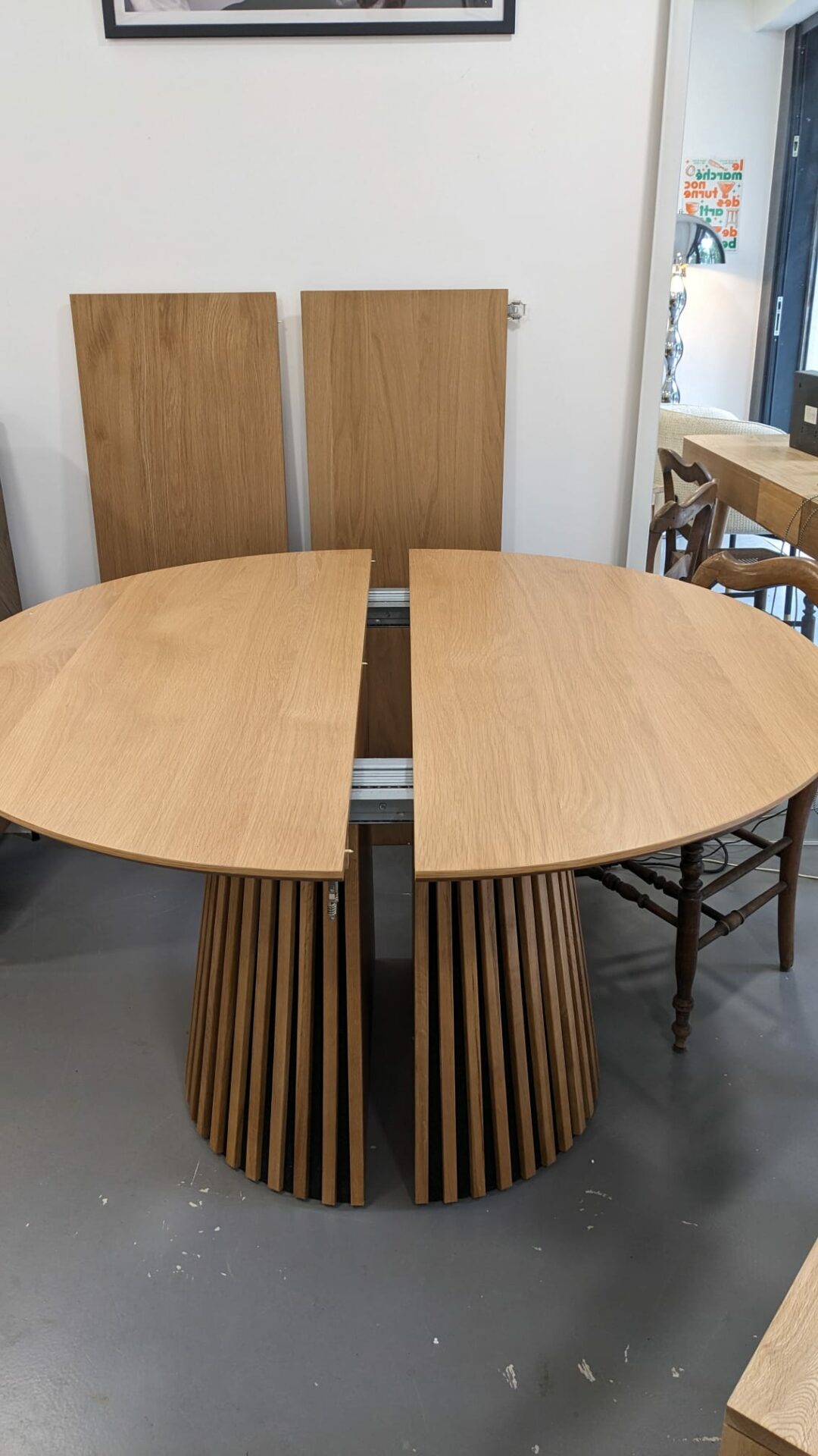 FREYA Table à manger ronde extensible 4 à 8 p. – Image 3