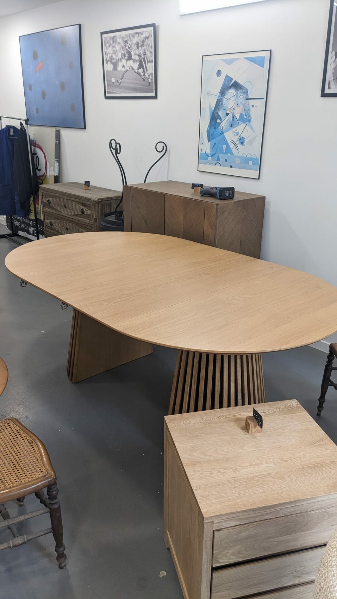 FREYA Table à manger ronde extensible 4 à 8 p. – Image 4