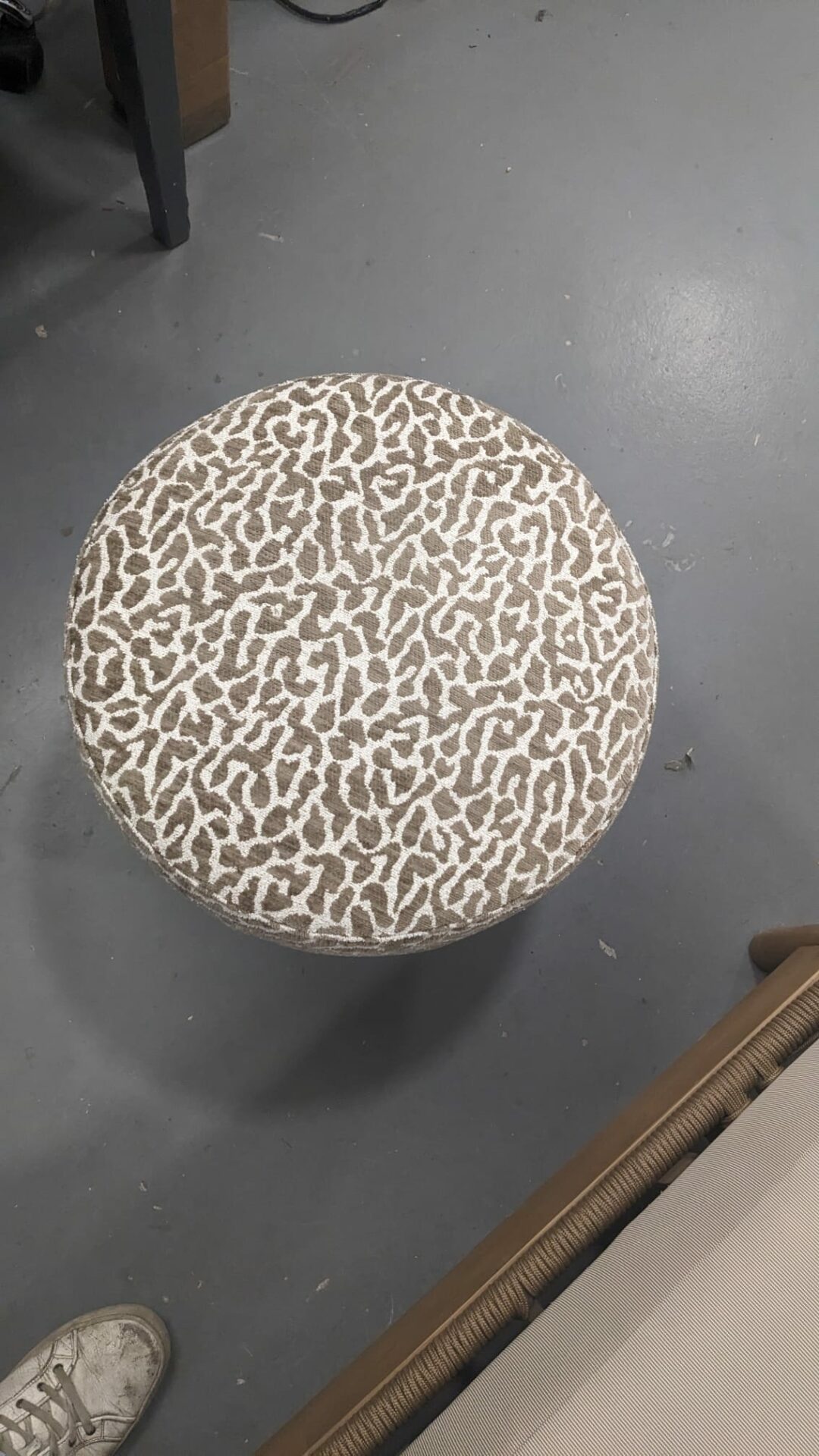 Corinthe - Pouf ou tabouret, Léopard marron – Image 4