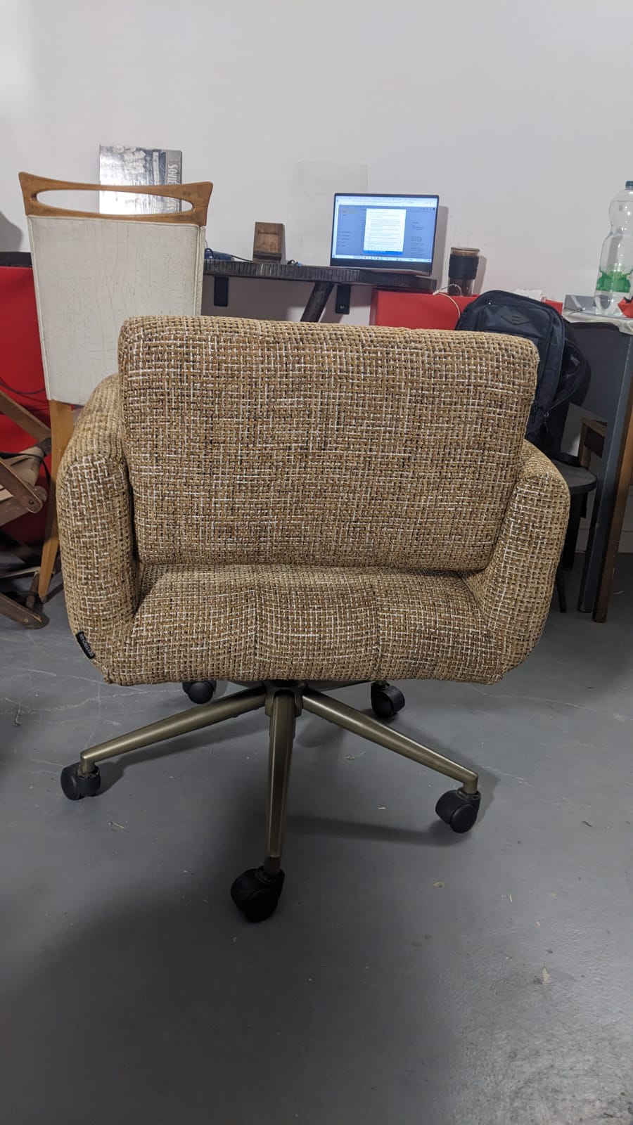 Valeria - Chaise de bureau, Tweed marron caramel & métal doré – Image 4