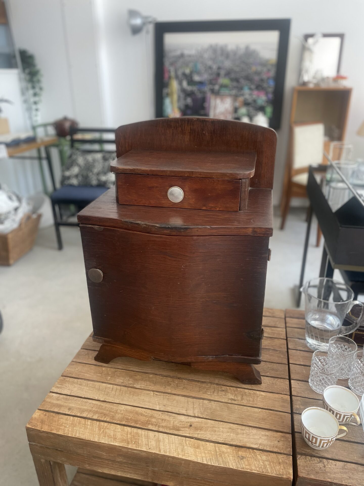 Table de chevet style Art Déco – Image 3