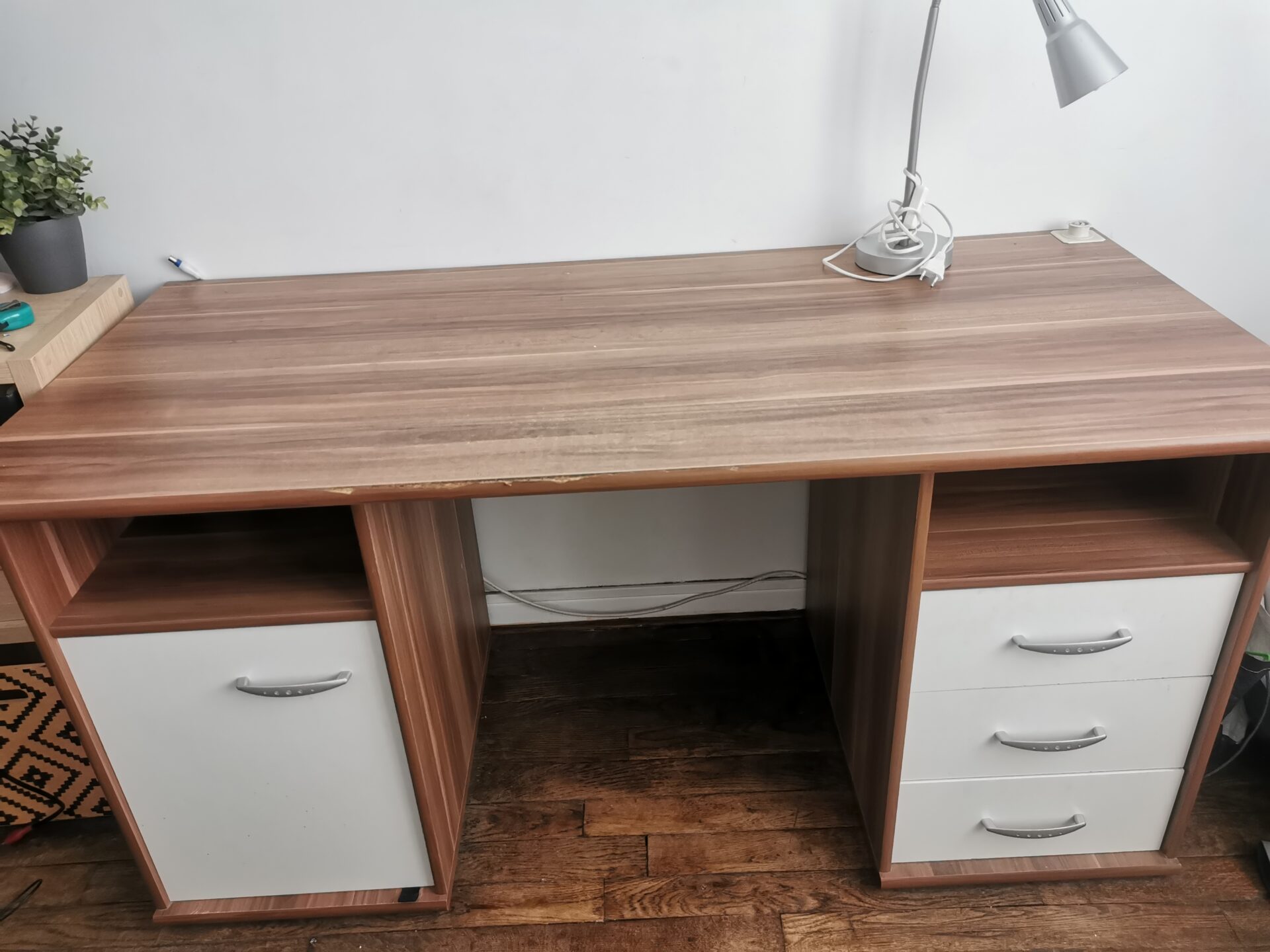 Bureau de travail avec rangements – Image 2