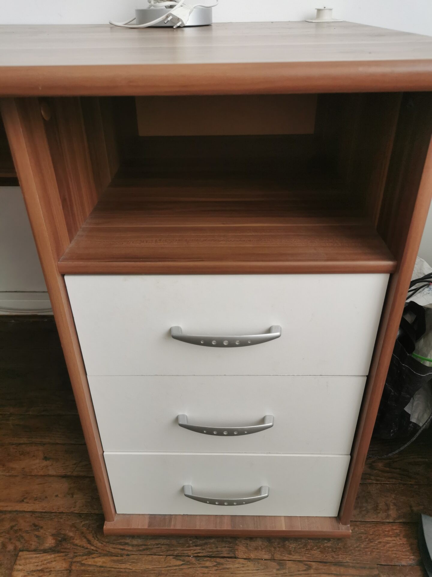 Bureau de travail avec rangements – Image 3
