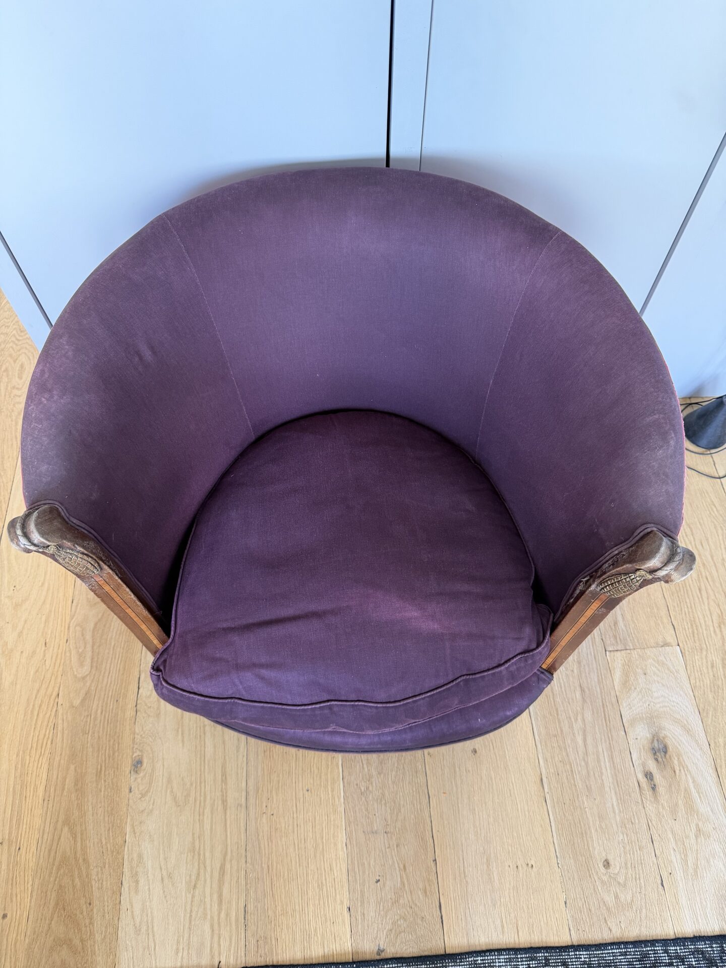 Paire de fauteuils tonneau – Image 2