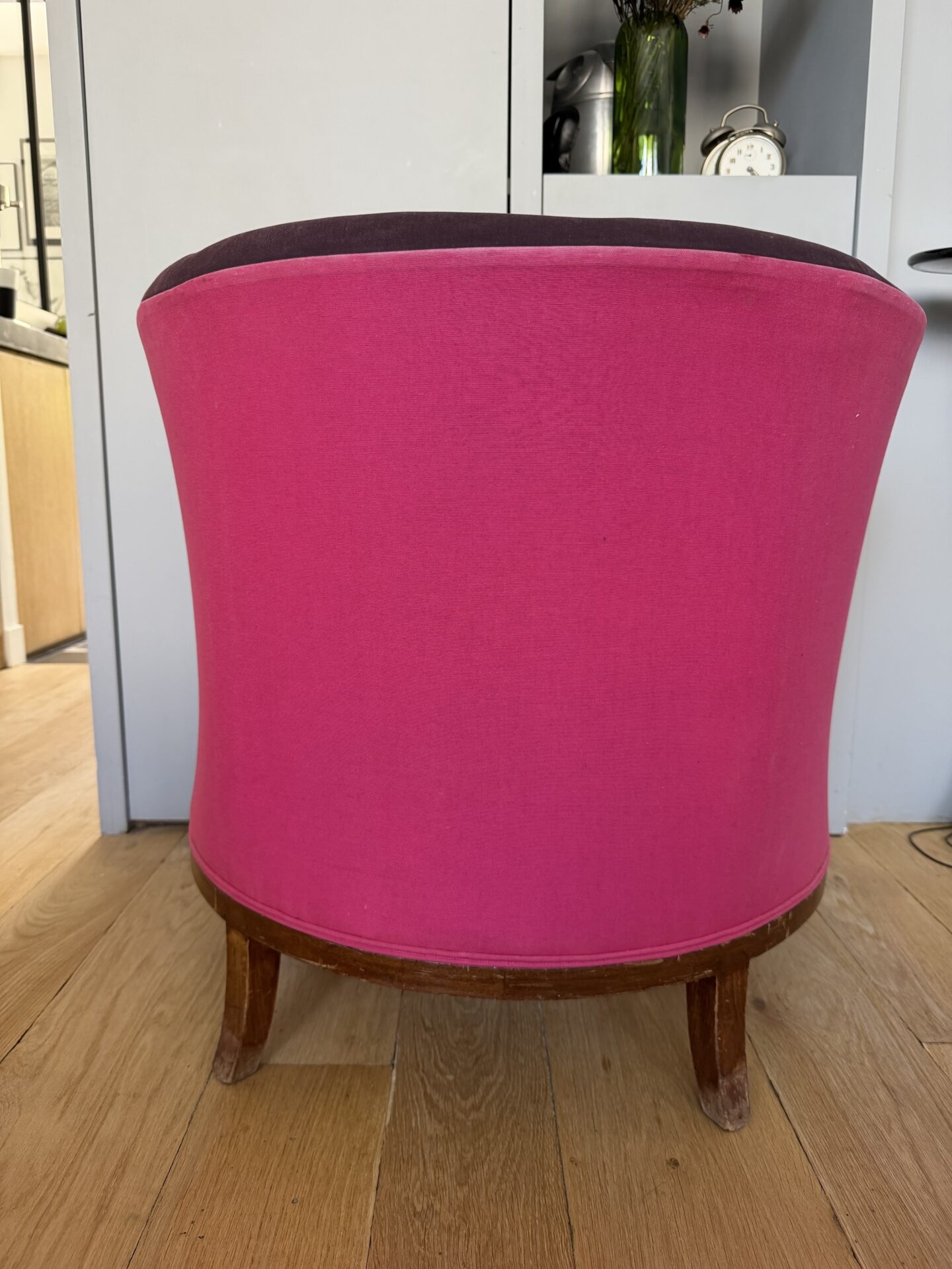 Paire de fauteuils tonneau – Image 4