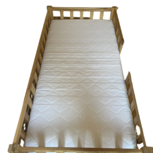 Lit d’enfant – Mon lit cabane – en parfait état