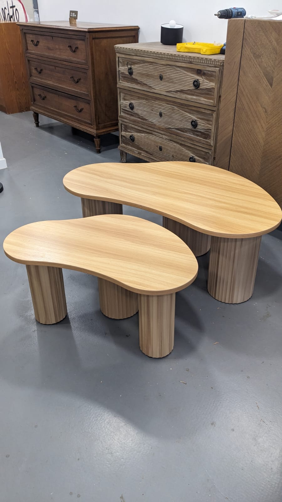 Lot de 2 tables basses bois clair – Image 2
