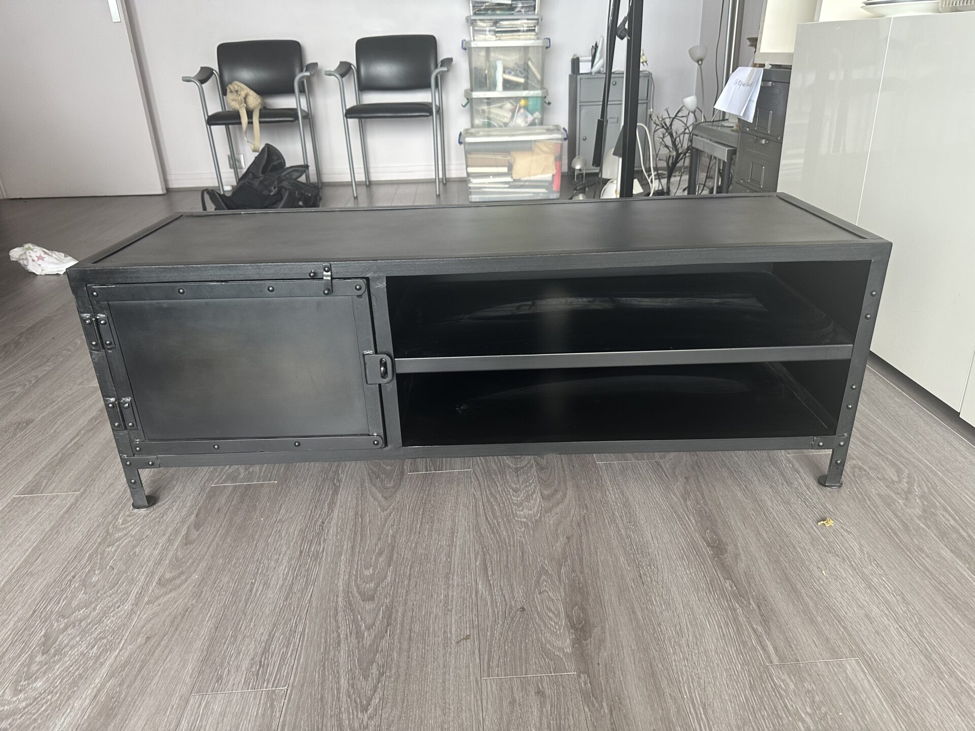 Meuble de rangement en métal – Image 2