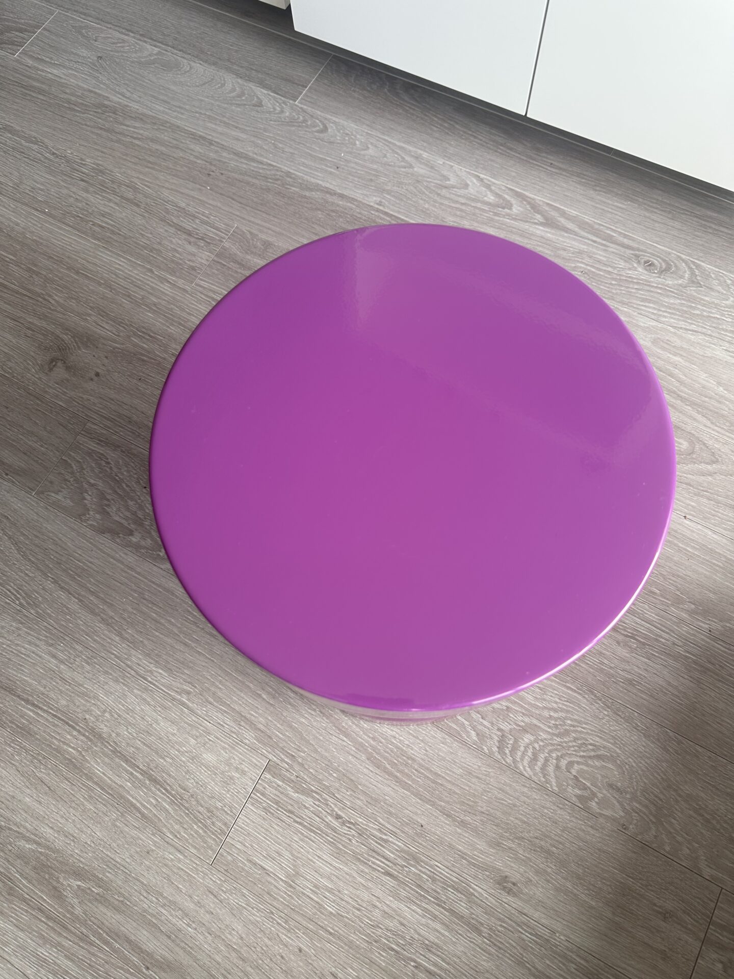 Table bout de canapé mauve – Image 3
