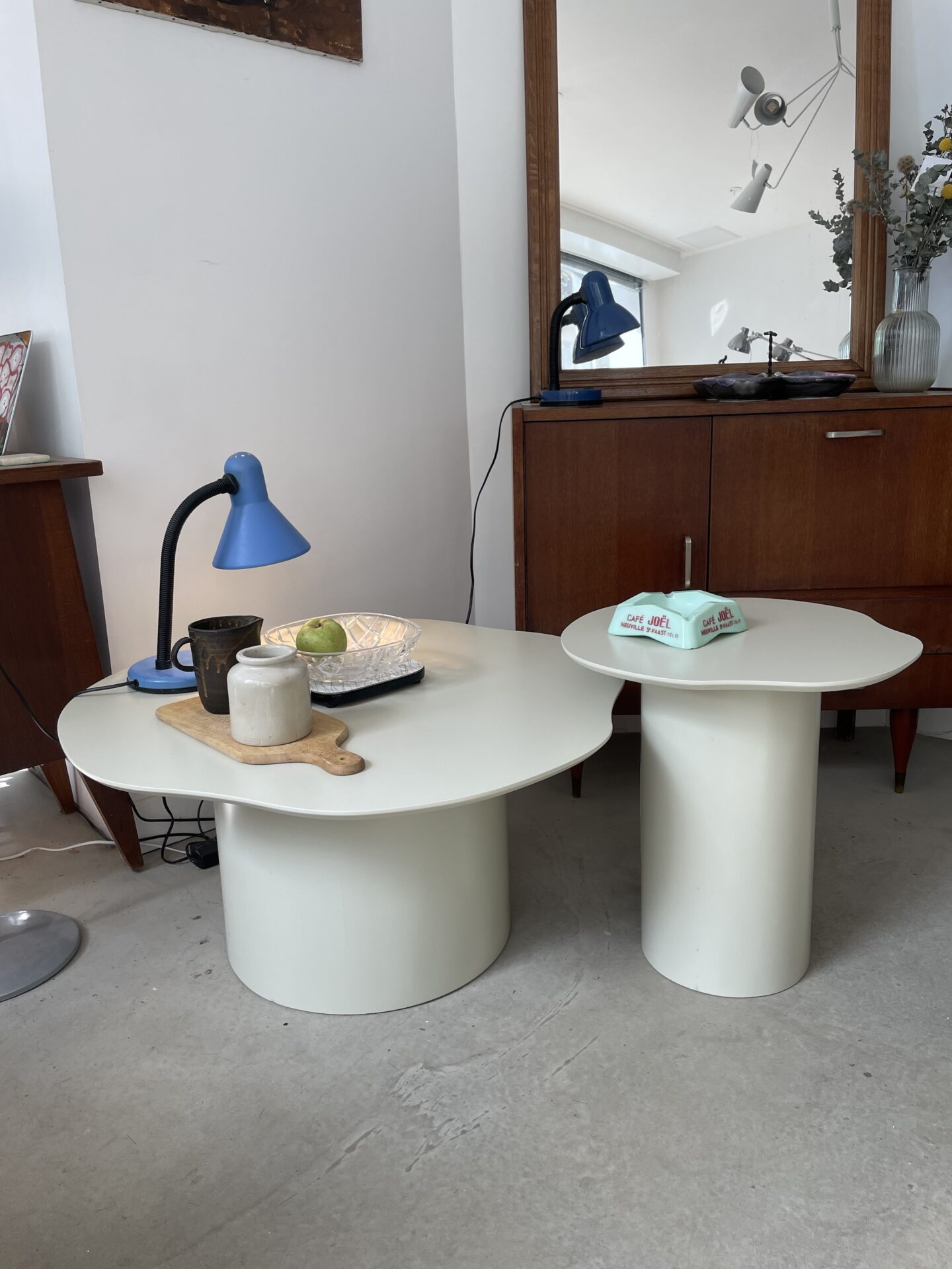 Petite table basse / bout de canapé en bois peint blanc argile « Esther » – Image 3