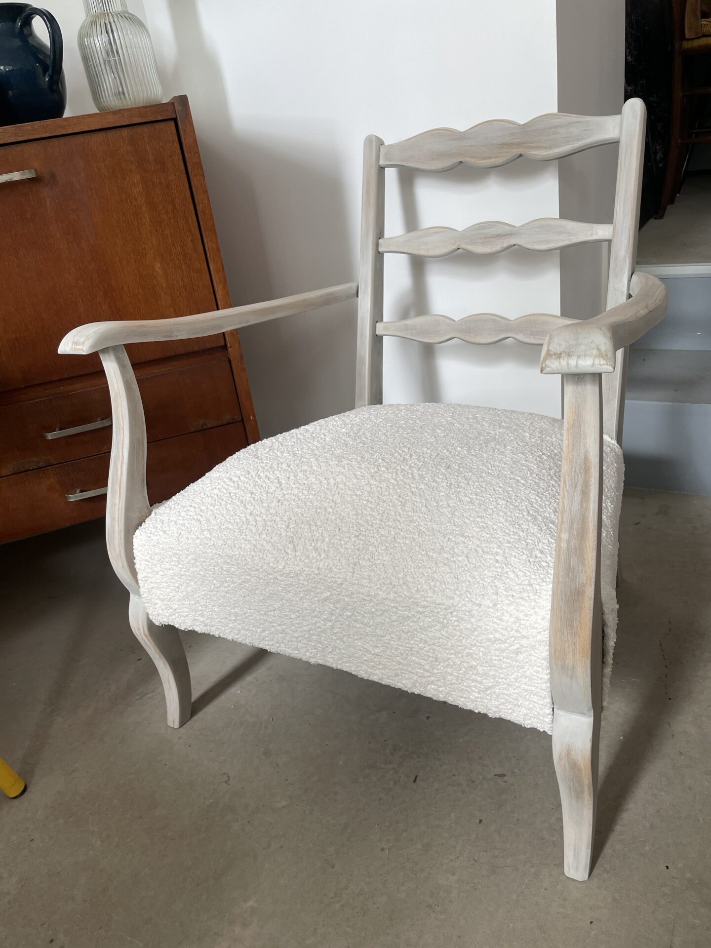 Fauteuil ancien revisité – Image 4