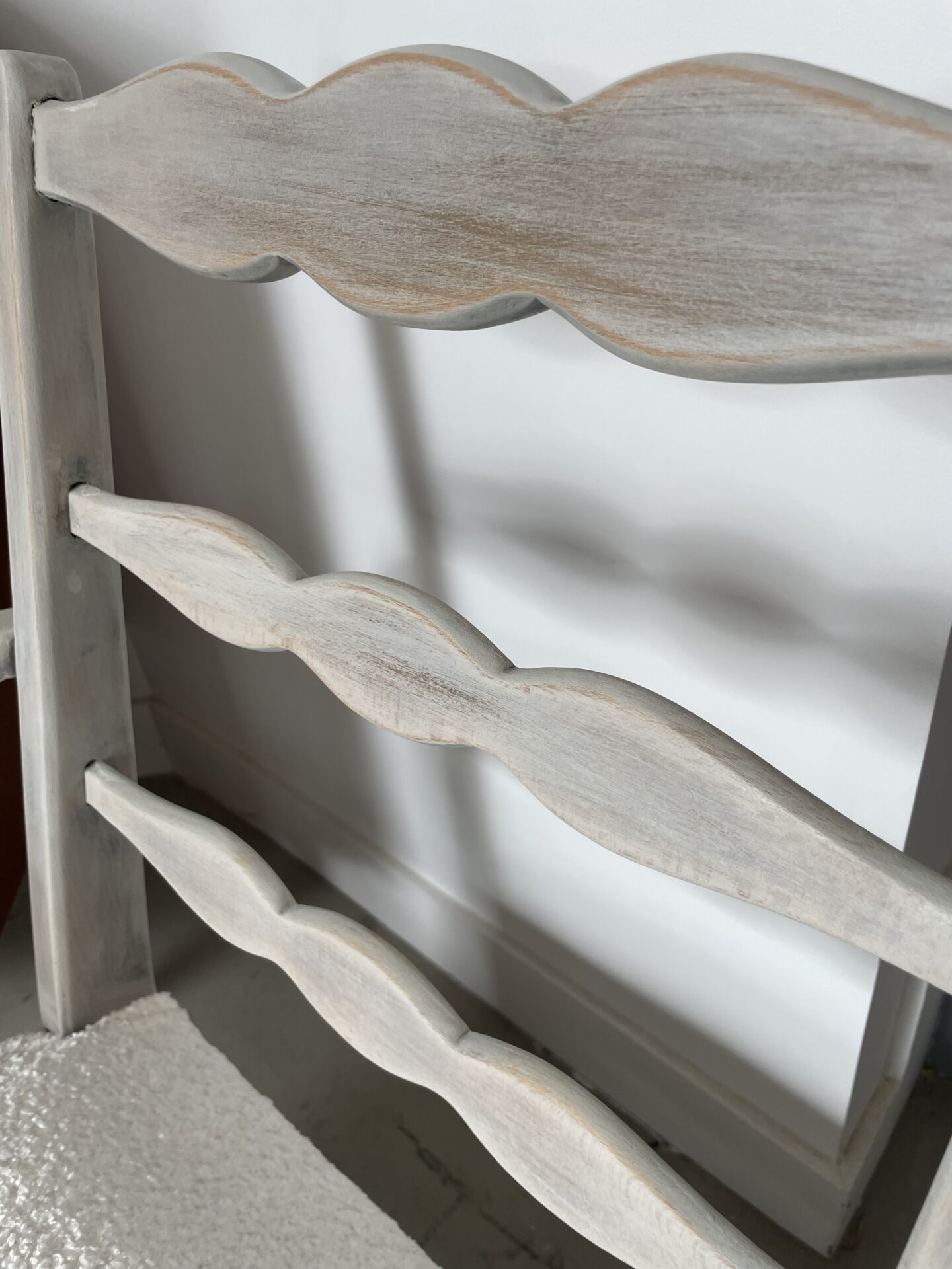 Fauteuil ancien revisité – Image 9